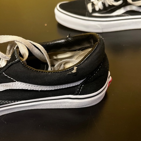 Unisex Black and white Old Skool Vans - Picture 4 of 6